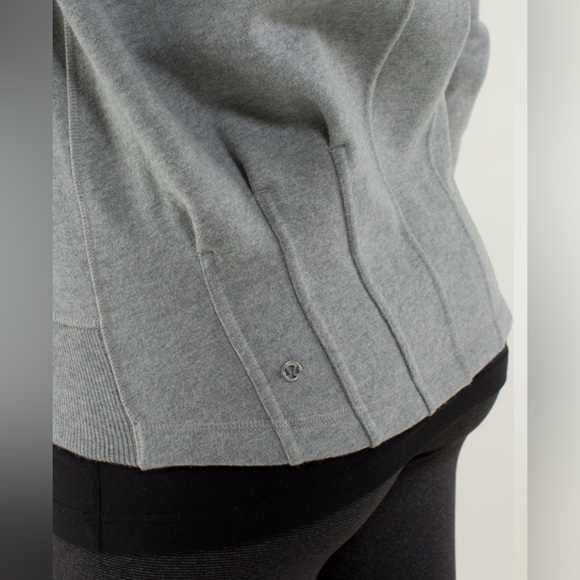 Lululemon Scuba Hoodie in Heathered Medium Grey - Size 6 - Picture 6 of 12